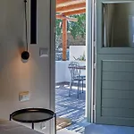 Mykonos Delphini *